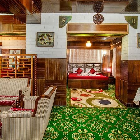 Montis Soyang Premium Heritage Hotel ガントク エクステリア 写真