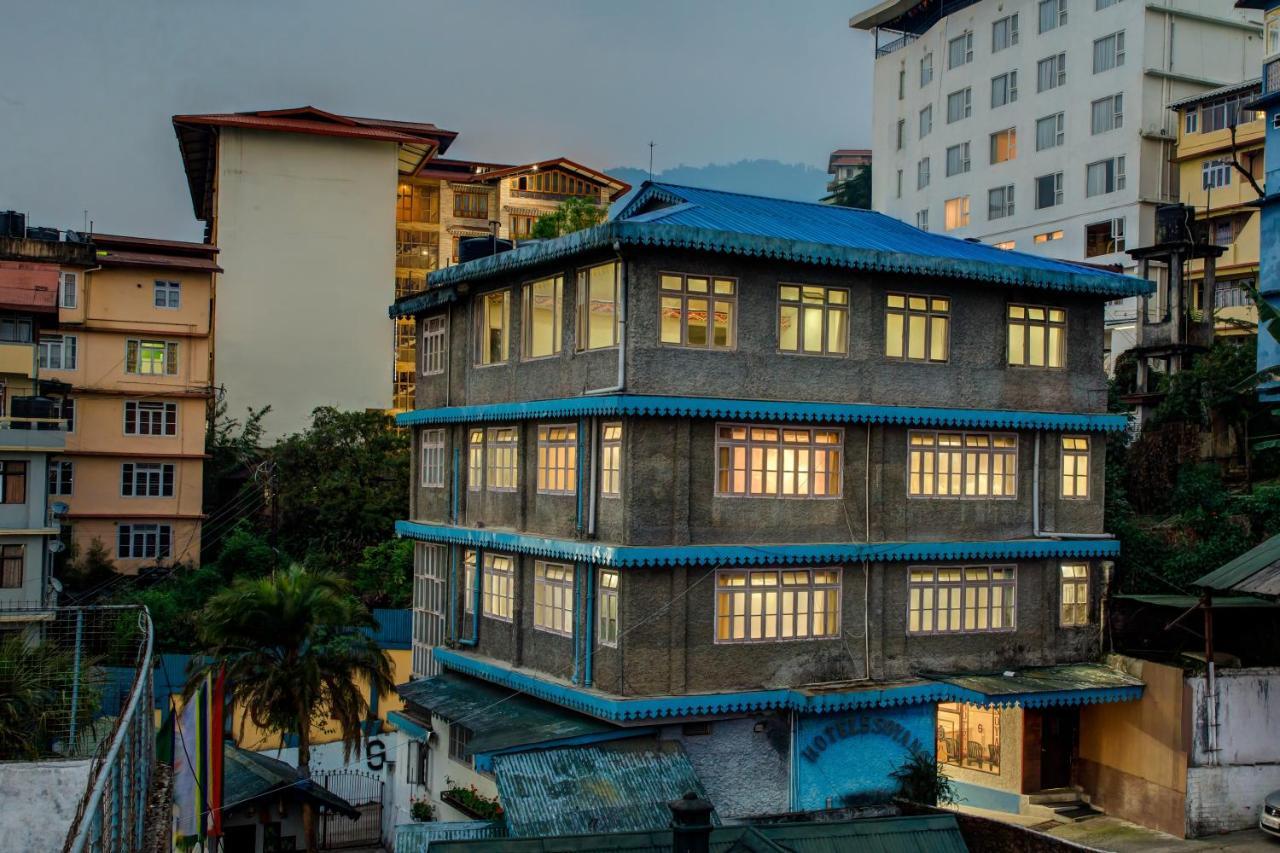 Montis Soyang Premium Heritage Hotel ガントク エクステリア 写真