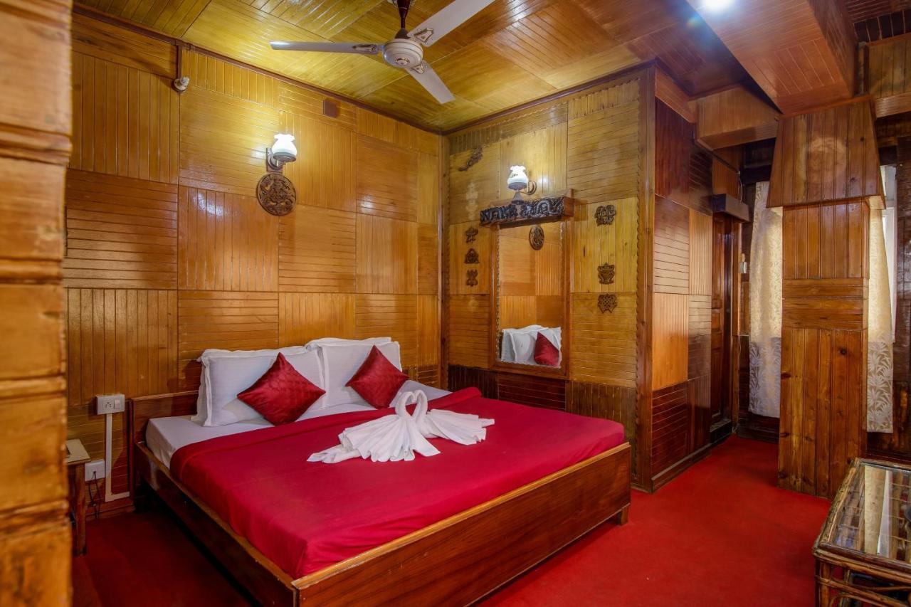 Montis Soyang Premium Heritage Hotel ガントク エクステリア 写真